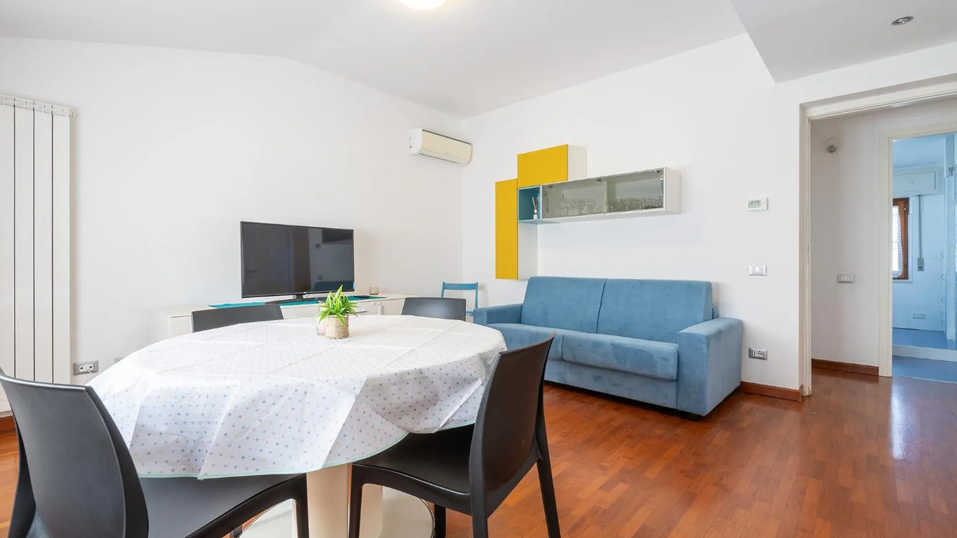 Iris Apartment Oristano 0*,  Italy